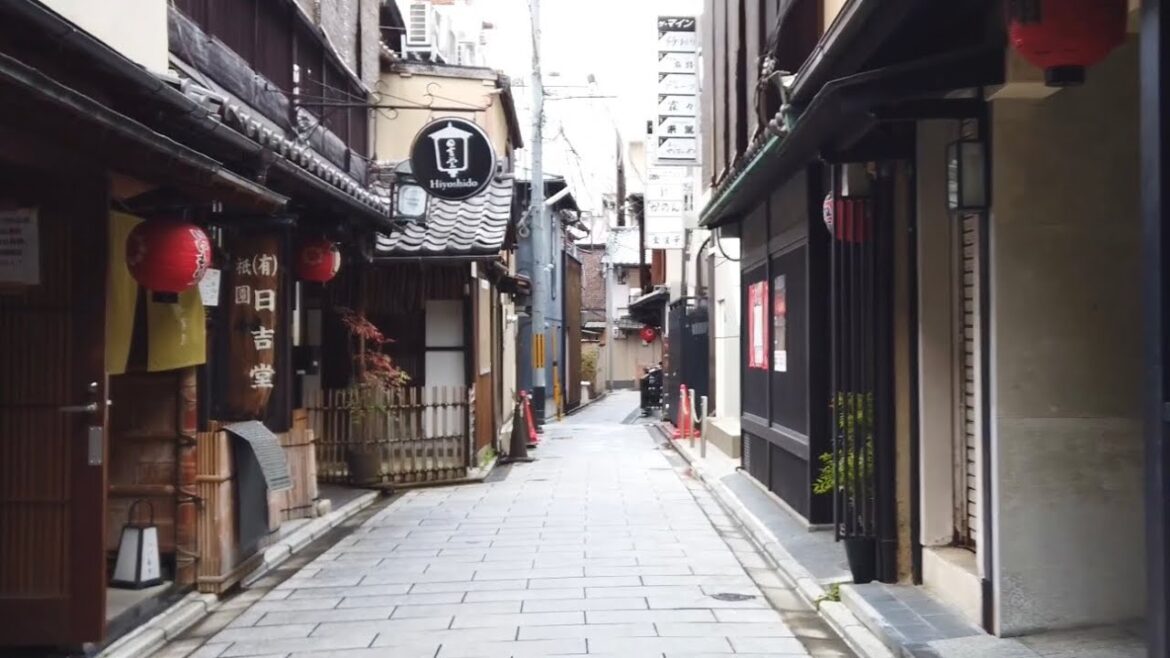 22年12月14日 冷え込む冬の京都を歩く 知恩院,円山公園,八坂神社,祇園 Walk around Kyoto city,Japan vlog 22年12月14日 冷え込む冬の京都を歩く 知恩院,円山公園,八坂神社,祇園 Walk around Kyoto city,Japan vlog
