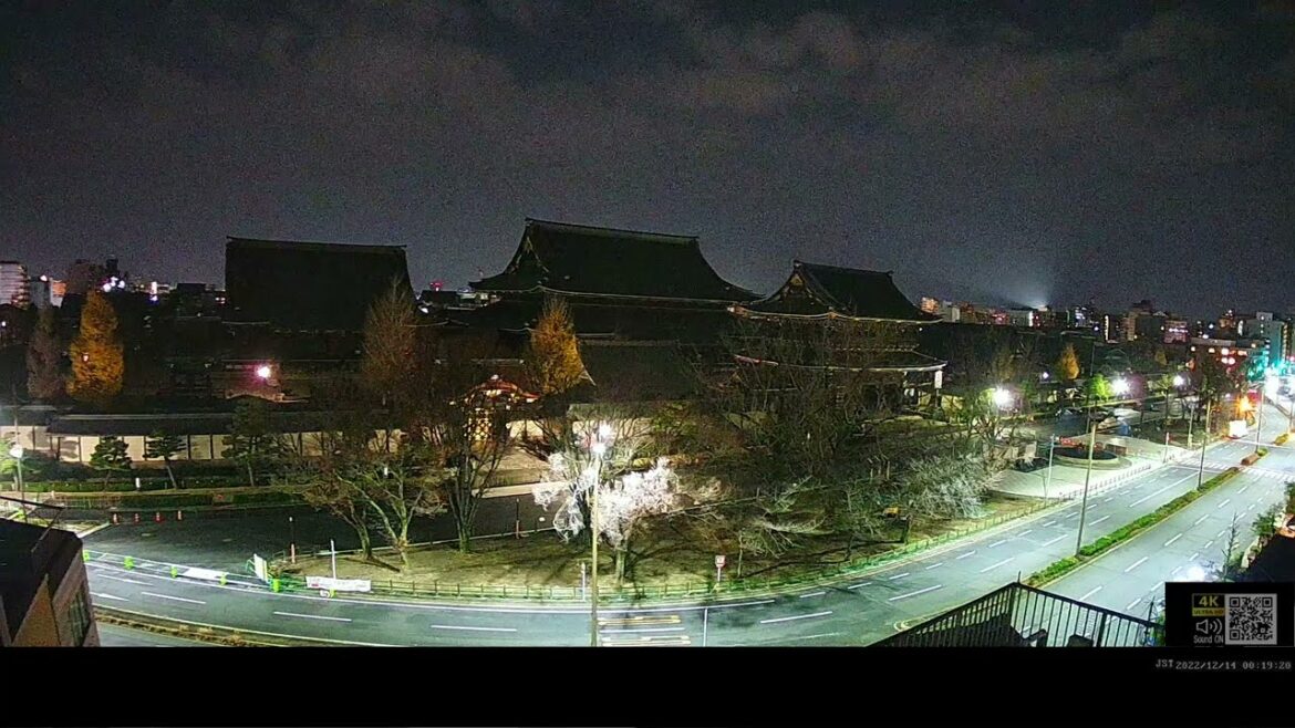京都ライブカメラ 東本願寺 (KYOTO JAPAN LIVE CAMERA) 森信三郎商舗から生中継 即時影像 紅葉 livecam 銀杏 2022/12/14 0:00～