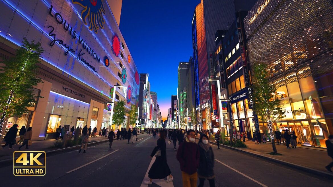 [4K]  銀座 マジックアワーにクリスマスムード溢れる銀座を散歩 / Walking in Ginza with a Christmas mood during the magic hour