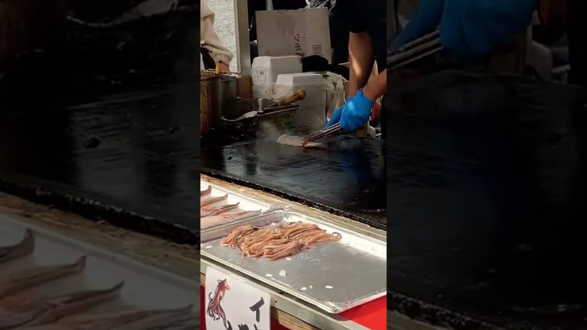 Life in Japan [イカ焼き]#shorts  #squid #asianstreetfood  #streetfood  #japan