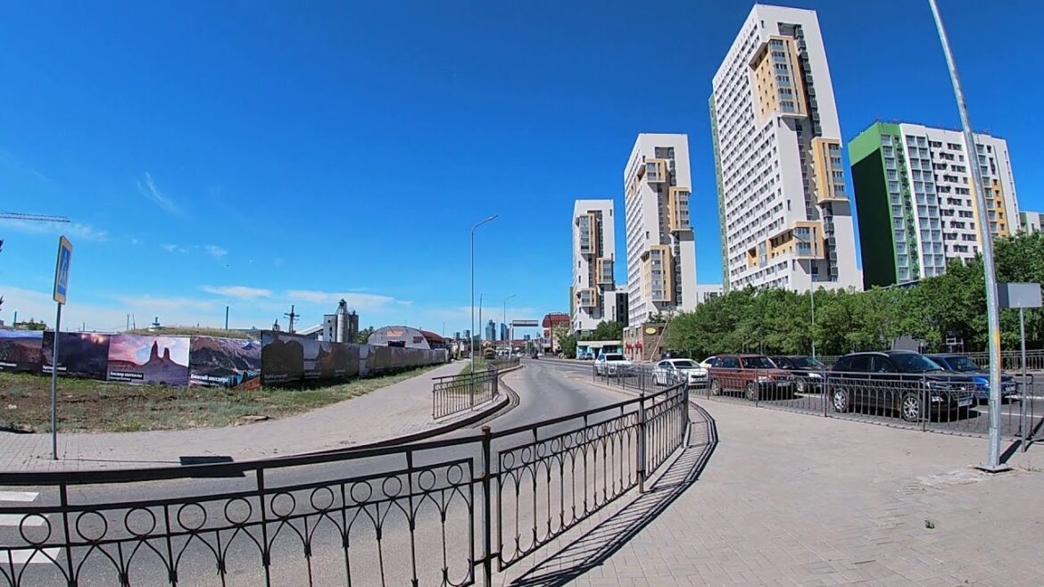 Nur-Sultan Astana City Tour: Walking Tour on Tauelsizdik Avenue