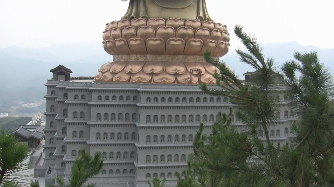 Second Tallest Statue in the World - Spring Temple Buddha
