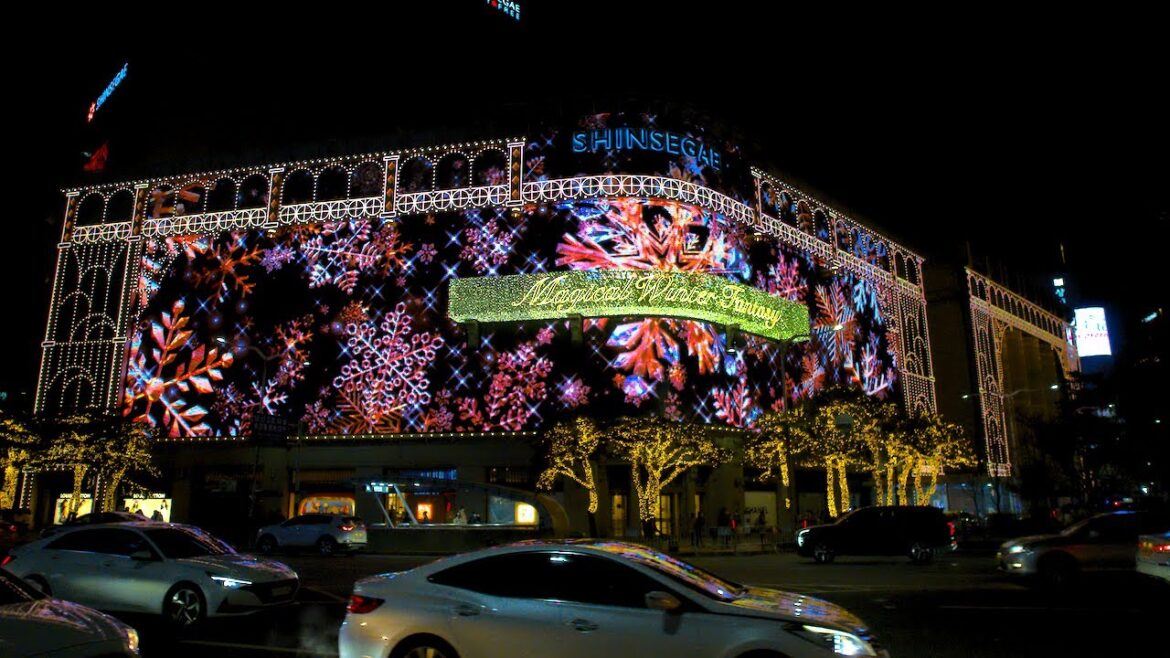 [4K] Christmas Decoration at Myeongdong, Shinsaegae and Lotte Department Store | Seoul 2022