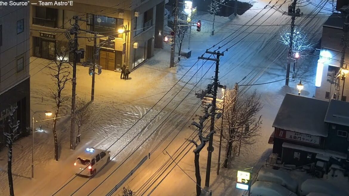 Heavy snowfall at midnight in Sapporo, Hokkaido | December 18, 2022