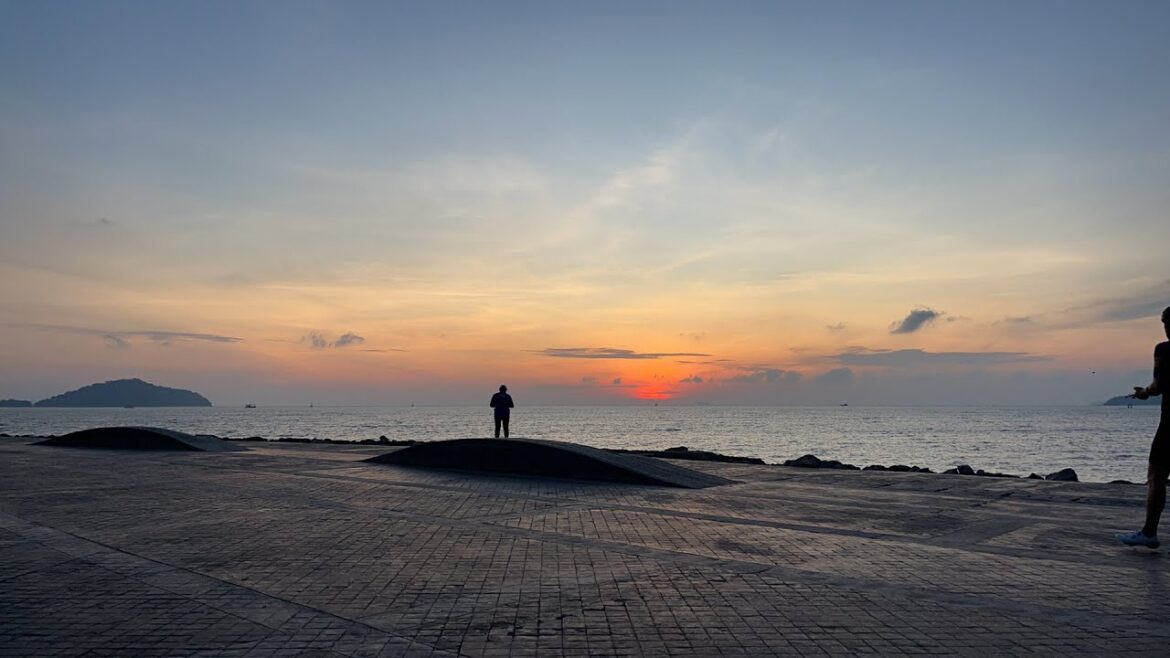 プーケット｜サパーンヒンを散策して朝陽を拝もう｜Saphanhin Seaside Walkway