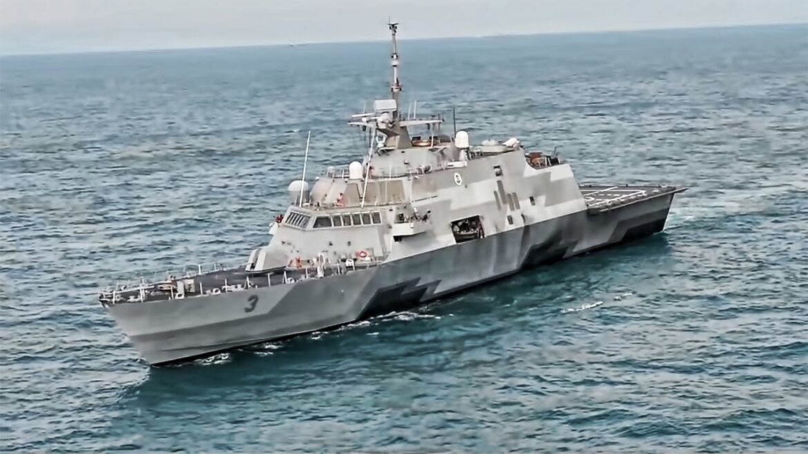 Air Asia QZ8501 Tail Section Found • Aerial View Of Ships