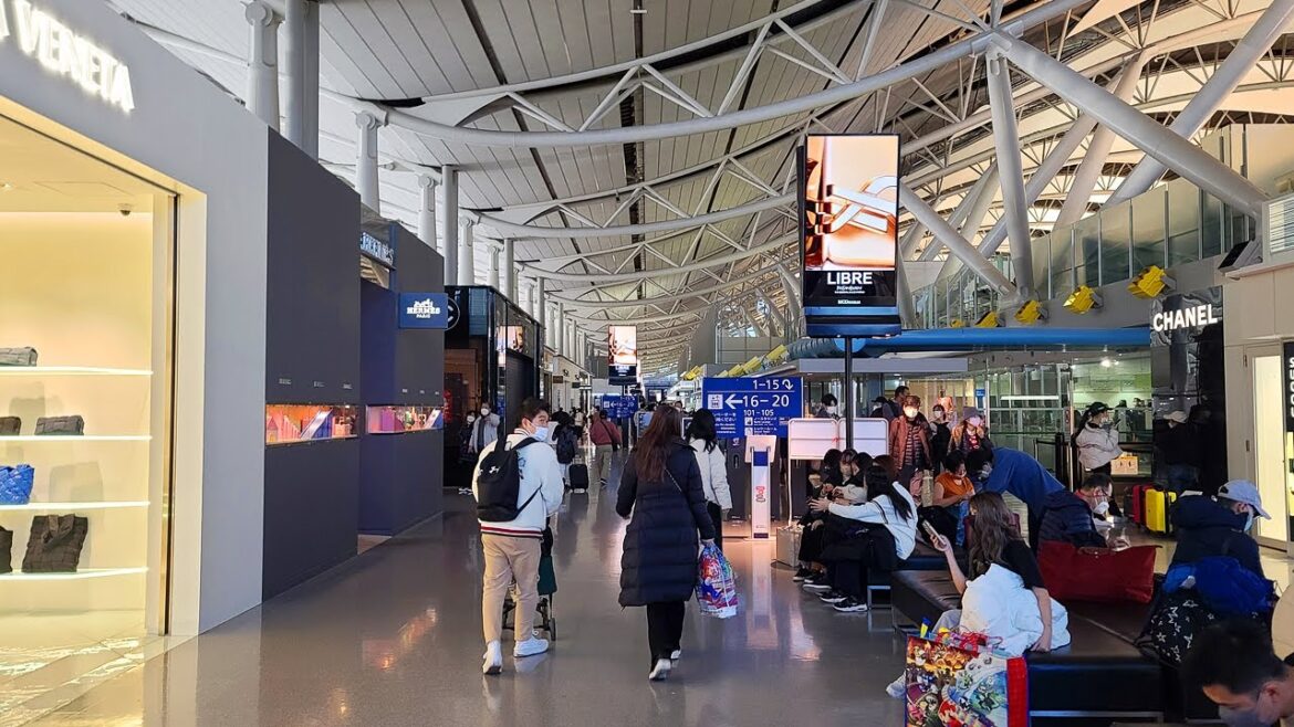 4K Japan Tour - What is in the duty-free area of Kansai International Airport Terminal 1