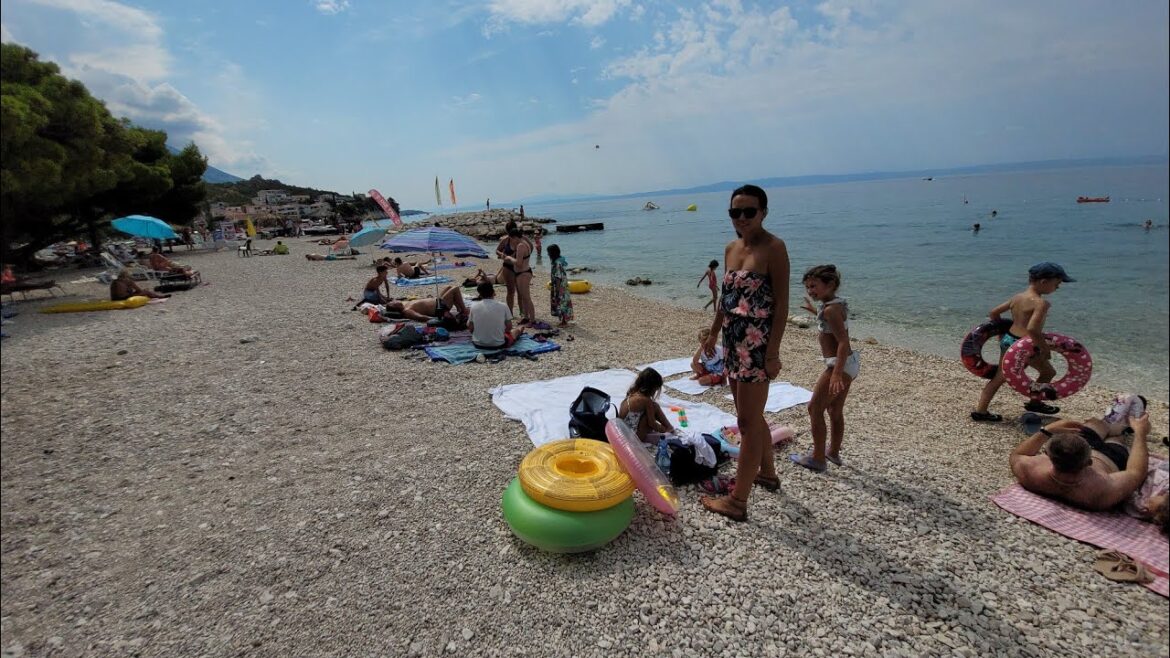 Z tej strony mniej ludzi - Promajna plaża / woda / Chorwacja