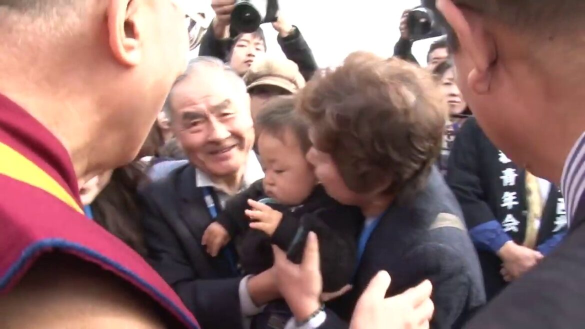His Holiness the Dalai Lama meets Tsunami survivors in Ishinomaki, Japan