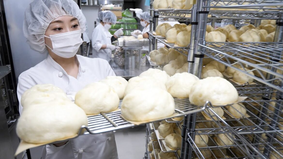 岡山）早朝３時から始まる老舗中華食堂の爆売れ豚まん作りに密着丨Japanese Food