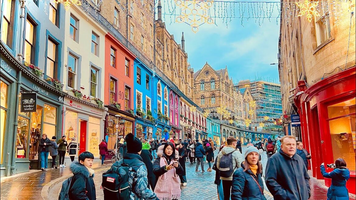 Edinburgh Christmas Walk . 4K Walking Tour ASMR. City Ambience City Tour