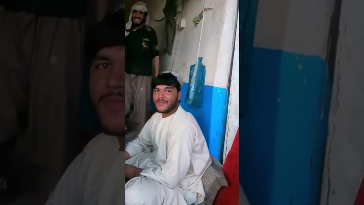 Nomad Shubham Exploring Afghanistan's LOCAL STREET FOOD 😍 #shorts