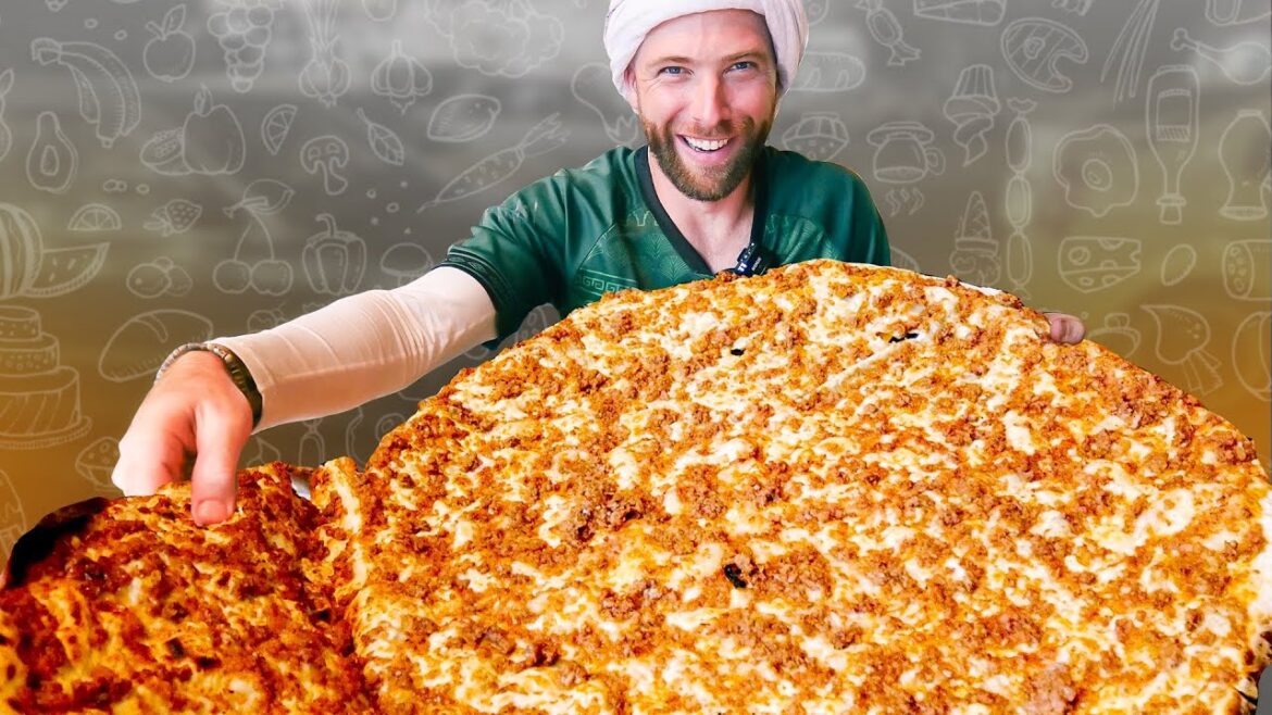 IRAQI PIZZA Lahm Bi Ajeen!! Street Food MASTERS in Mosul, Iraq!!