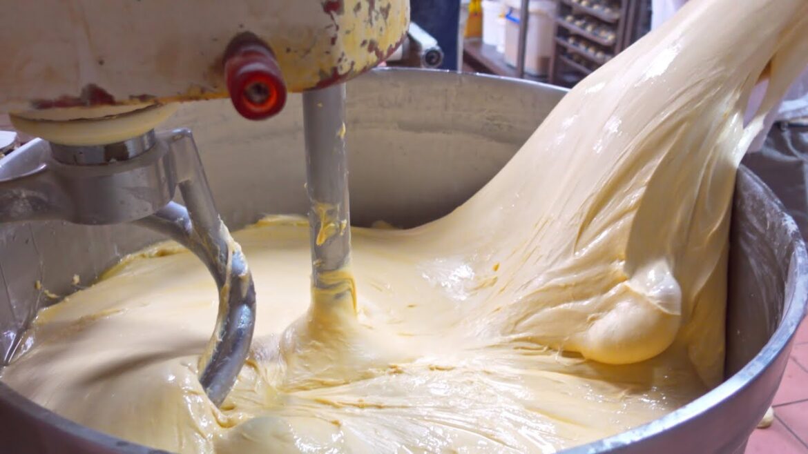 Amazing Soft Bread making – Melon Bread, Green Onion Bread, Sausage Bread/驚人的!吐司麵包製作-鮮奶吐司,肉鬆香蔥,菠蘿麵包 Amazing Soft Bread making - Melon Bread, Green Onion Bread, Sausage Bread/驚人的!吐司麵包製作-鮮奶吐司,肉鬆香蔥,菠蘿麵包