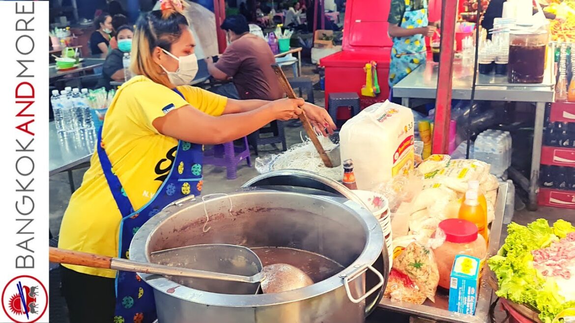 Amazing STREET FOOD at Bangkok's Temple Festivals Amazing STREET FOOD at Bangkok's Temple Festivals