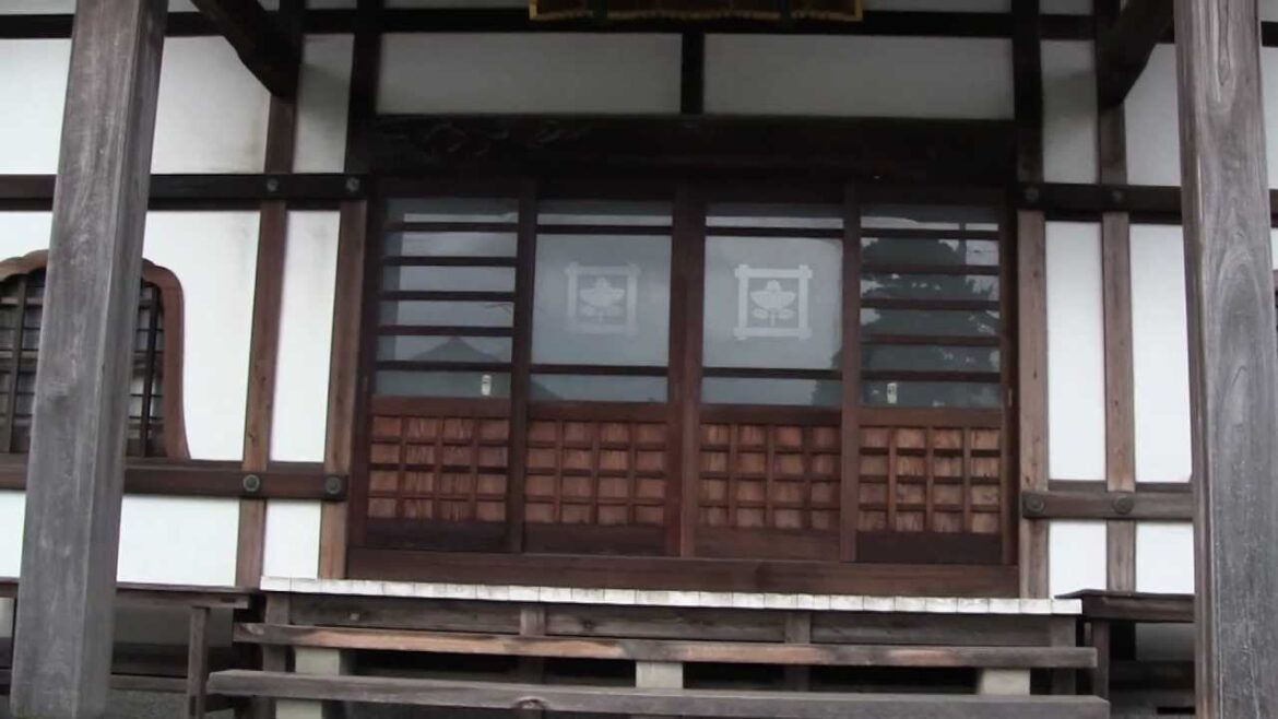 Nice Myochoji Temple tour in Myoden Japan