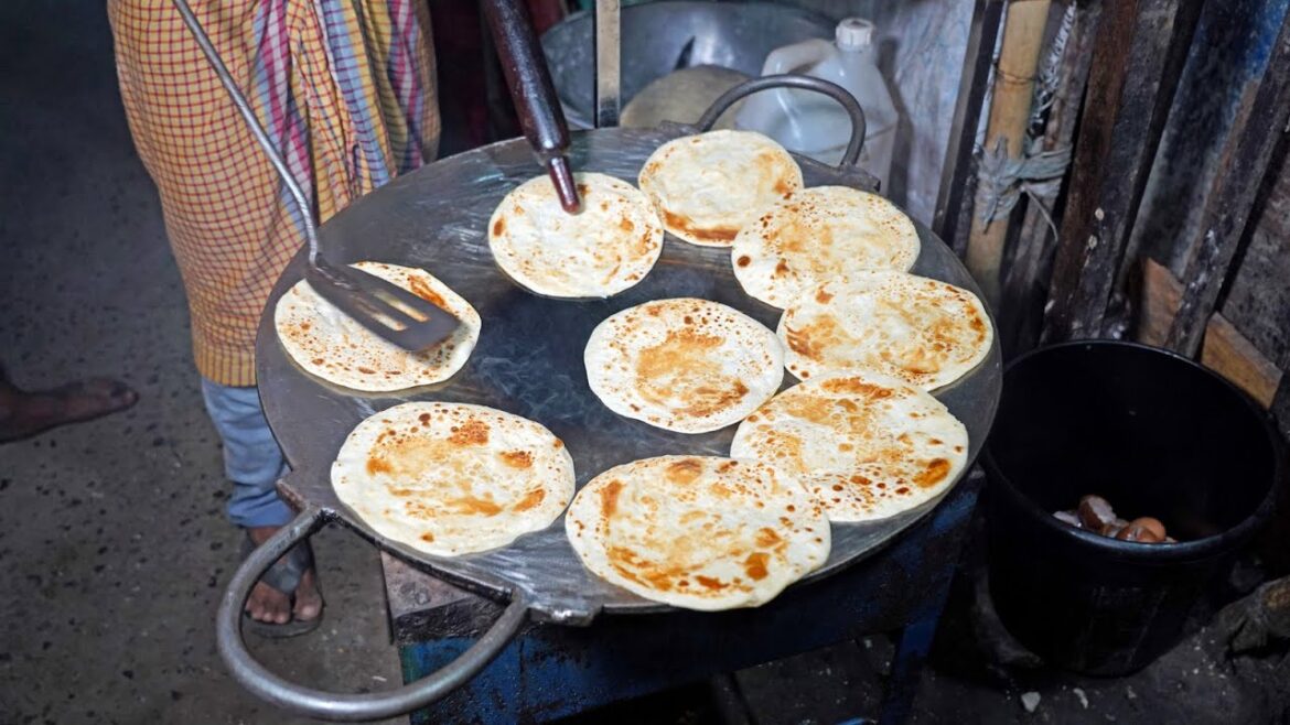 Midnight Egg Paratha Cooking for Hard-Working People | Bangladeshi Street Food