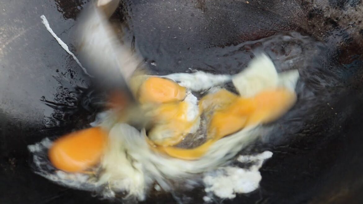 egg fried rice - Cambodian Street Food