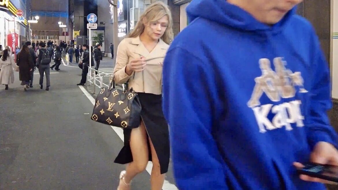 4K 60, Beautiful Japanese girls, Tokyo Shibuya at midnight | Japan walk 日本 東京 渋谷 girl nightlife trip