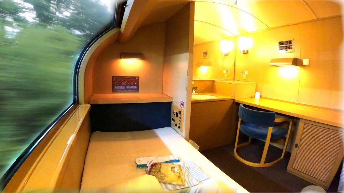 The most luxurious class SINGLE DELUXE of Japan's only sleeper express "Sunrise Seto"