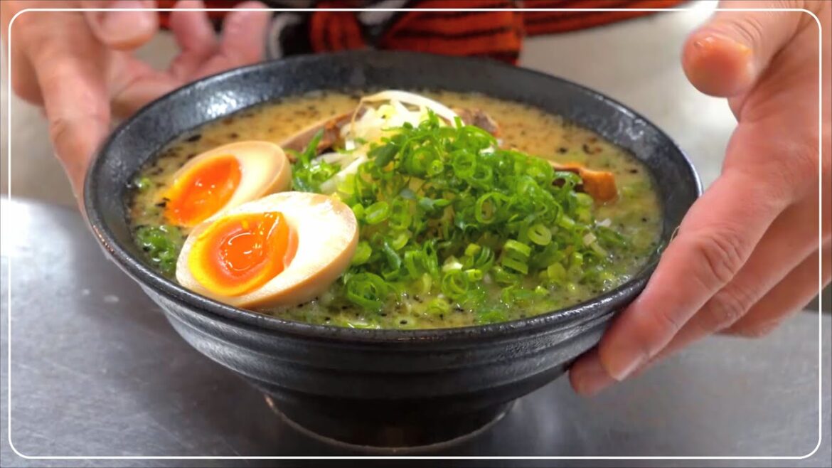 NYのラーメンコンテストで2連覇を達成した絶品豚骨ラーメン「麺屋二郎」に密着！ Japanese street food ramen 拉面 일본의라면