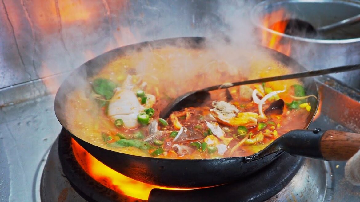 Spicy Seafood Noodles Soup, Black bean noodles, Noodles Making skills / 大火噴發!辣炒海鮮湯, 鐵板炸醬麵, 拉麵製作技巧 Spicy Seafood Noodles Soup, Black bean noodles, Noodles Making skills / 大火噴發!辣炒海鮮湯, 鐵板炸醬麵, 拉麵製作技巧