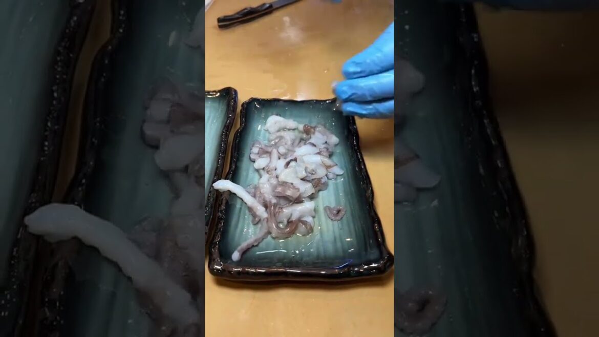 Would You Eat Live Octopus? #octupus #liveseafood #seafoodmukbang