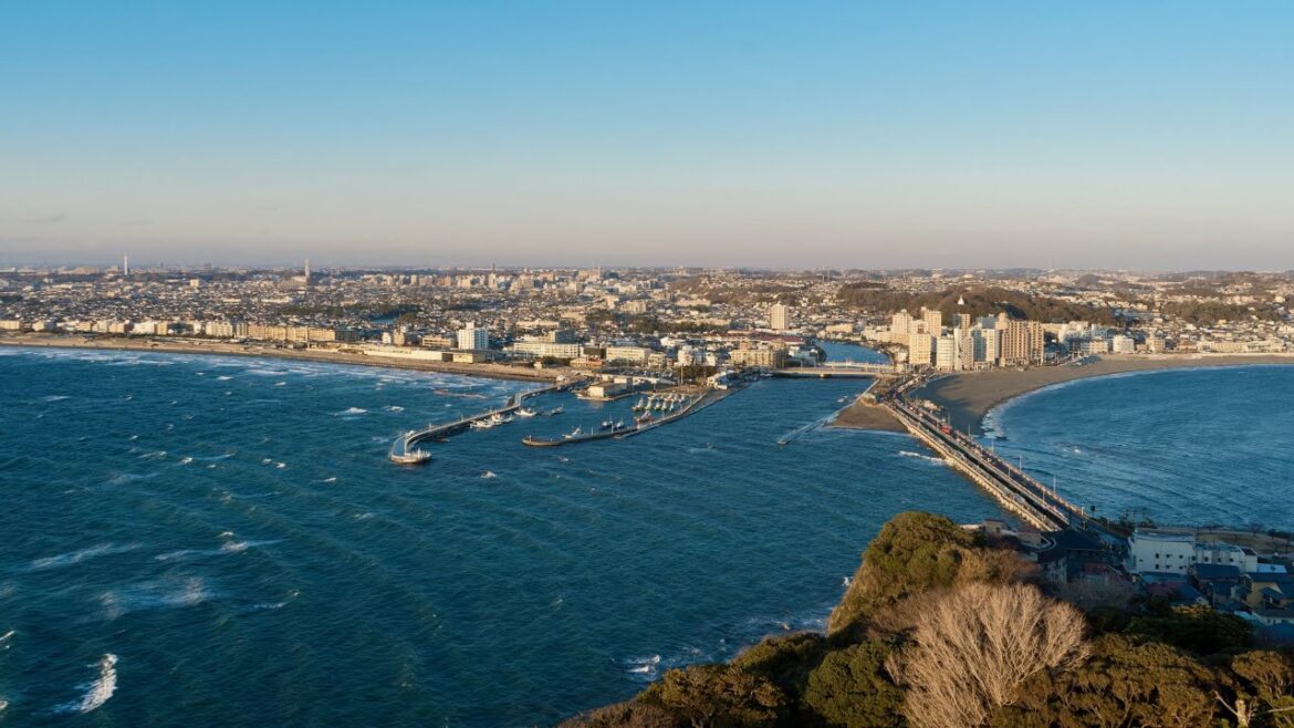 Enoshima Japan (Tokyo Day Trip) | 江ノ島 | Travel Vlog 4K Enoshima Japan (Tokyo Day Trip) | 江ノ島 | Travel Vlog 4K