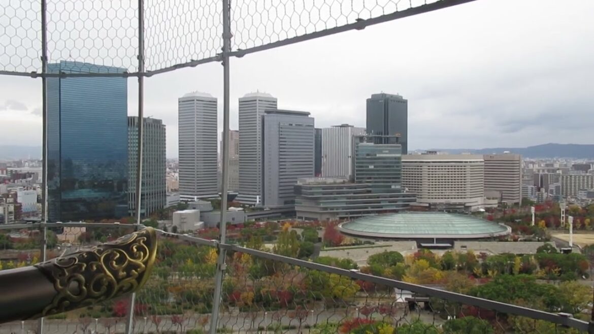 Visit the top of the Osaka Castle in Japan with Eva's Best Travel!
