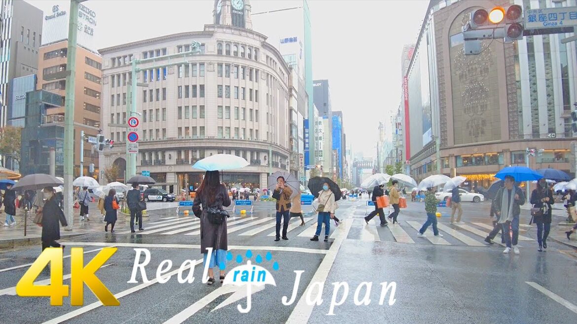 Walking in the Rain in Ginza (銀座), Tokyo Japan - Ambience ASMR 4K