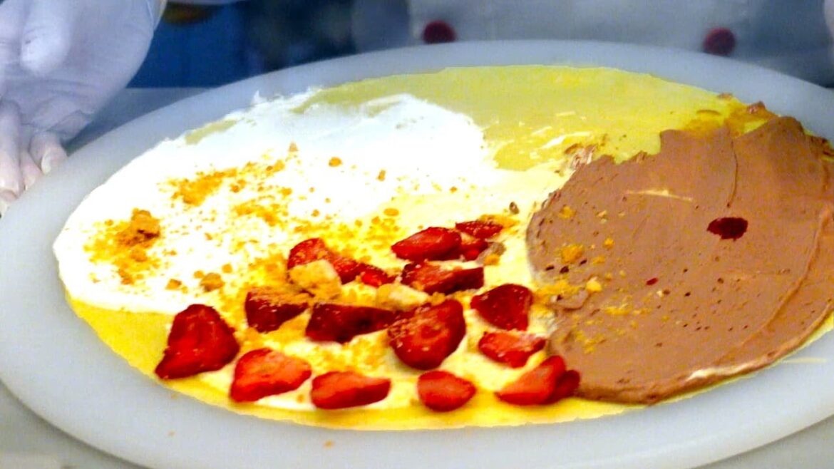 Japanese Street Food – CHICOLATE STRAWBERRY CREPE COCORICO cuisine cooking making videos Osaka Japan Japanese Street Food - CHICOLATE STRAWBERRY CREPE COCORICO cuisine cooking making videos Osaka Japan