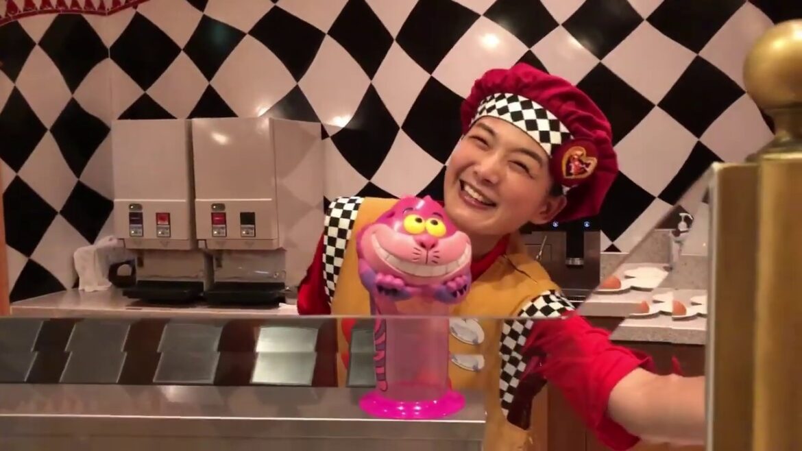 BEST Quick Service @ Tokyo Disney | Queen of Hearts Royal Banquet Hall | Full Tour