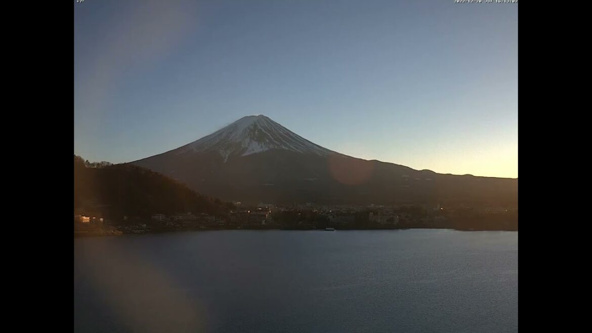 Mt  Fuji Time Lapse Video from Lake Kawaguchi Fujiyama Live Camera 3 in 2022 12
