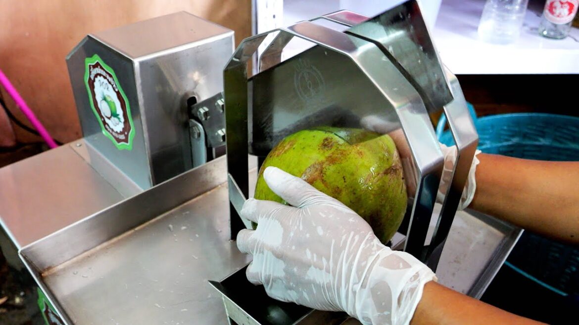 생 코코넛! 갈아 만드는 코코넛 아이스크림! / Coconut ice cream | Thailand street food 생 코코넛! 갈아 만드는 코코넛 아이스크림! / Coconut ice cream | Thailand street food