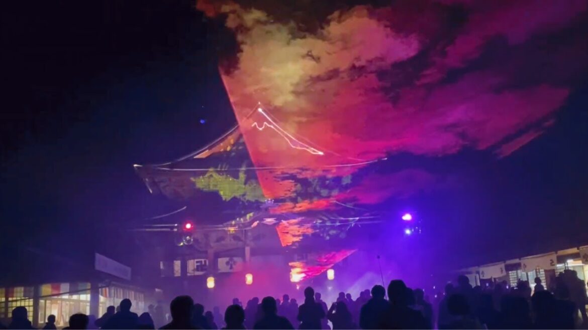 ＃日本語字幕＃善光寺はナイトクラブへ？！やりすぎた演出を潜入体験！