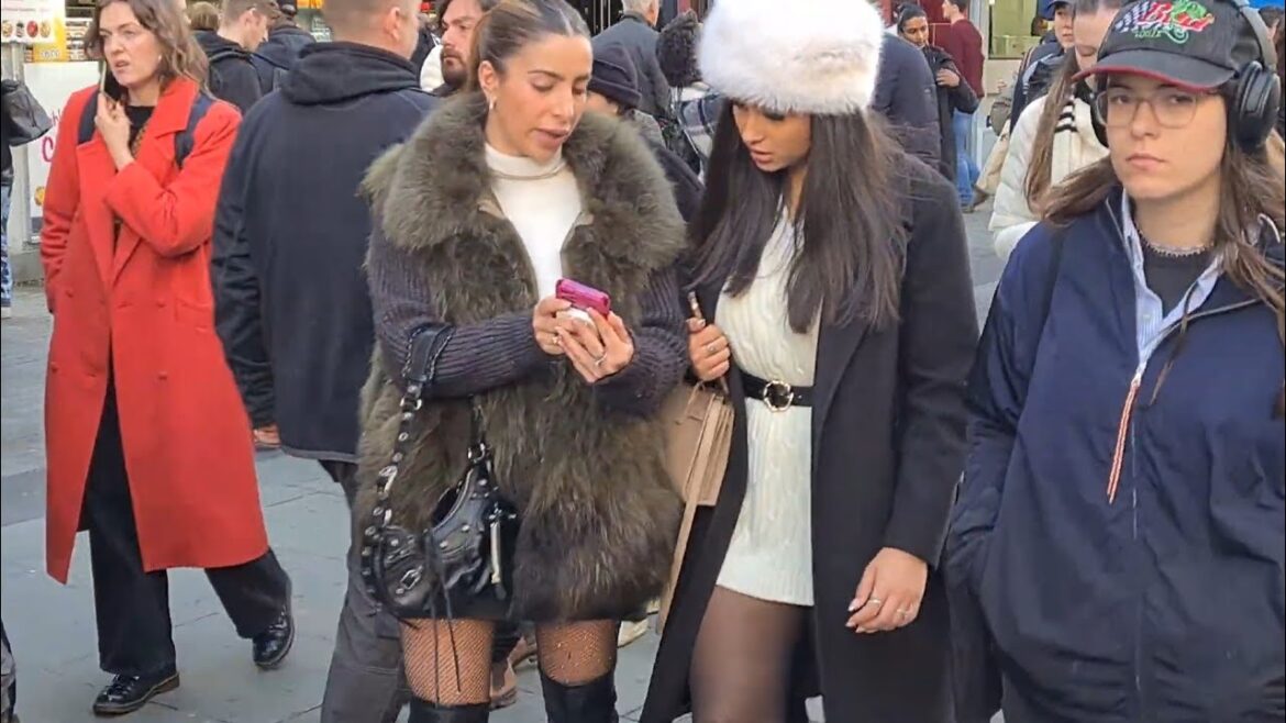 🎄 CHRISTMAS IN LONDON, BUSY OXFORD STREET TO LUXURIOUS MAYFAIR, LONDON WALKING TOUR, DESIGNER SHOPS