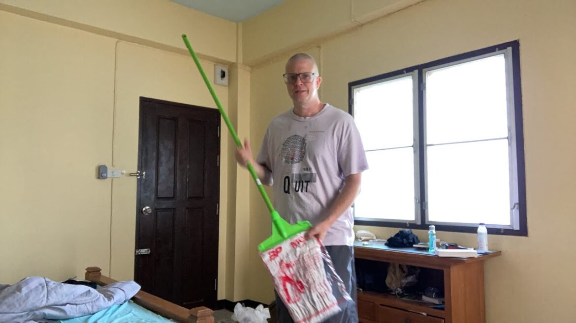 Live From My $90/Month Apartment Thailand – Cleaning and Rice Cooker Live From My $90/Month Apartment Thailand - Cleaning and Rice Cooker