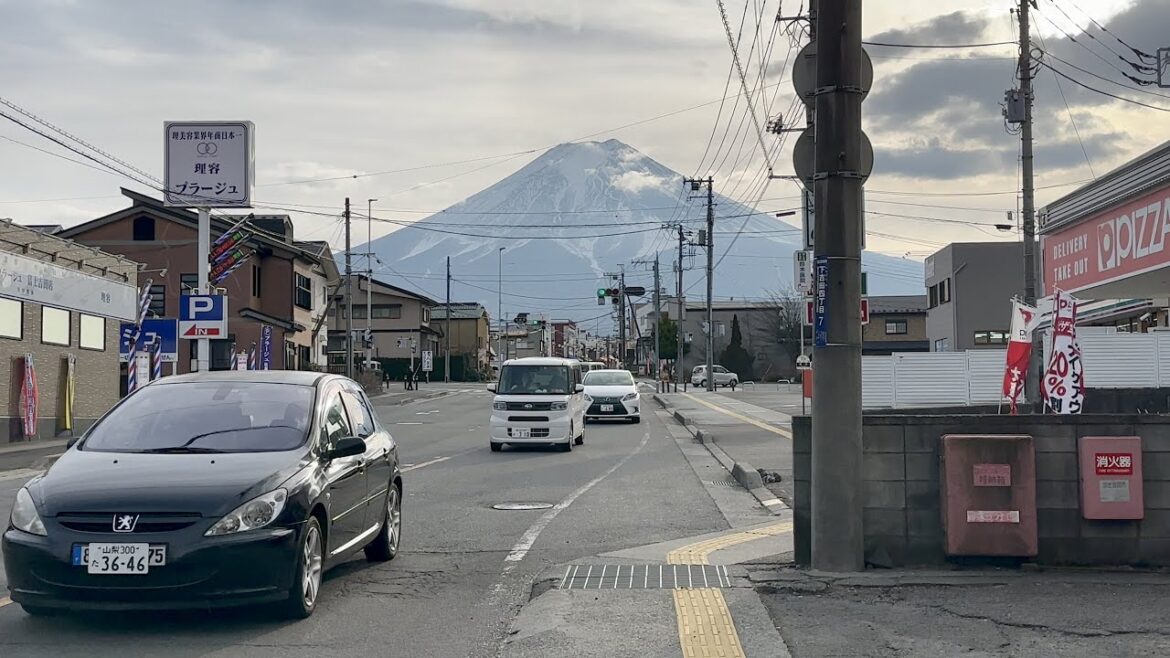 Walking in Japan Tokyo - Mount Fuji - Lake Kawaguochi - Cool spot in Fujiyoshida