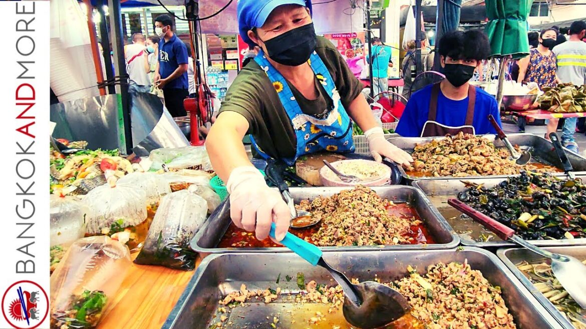 A THAI FOOD Paradise: Friday STREET FOOD in Bangkok A THAI FOOD Paradise: Friday STREET FOOD in Bangkok