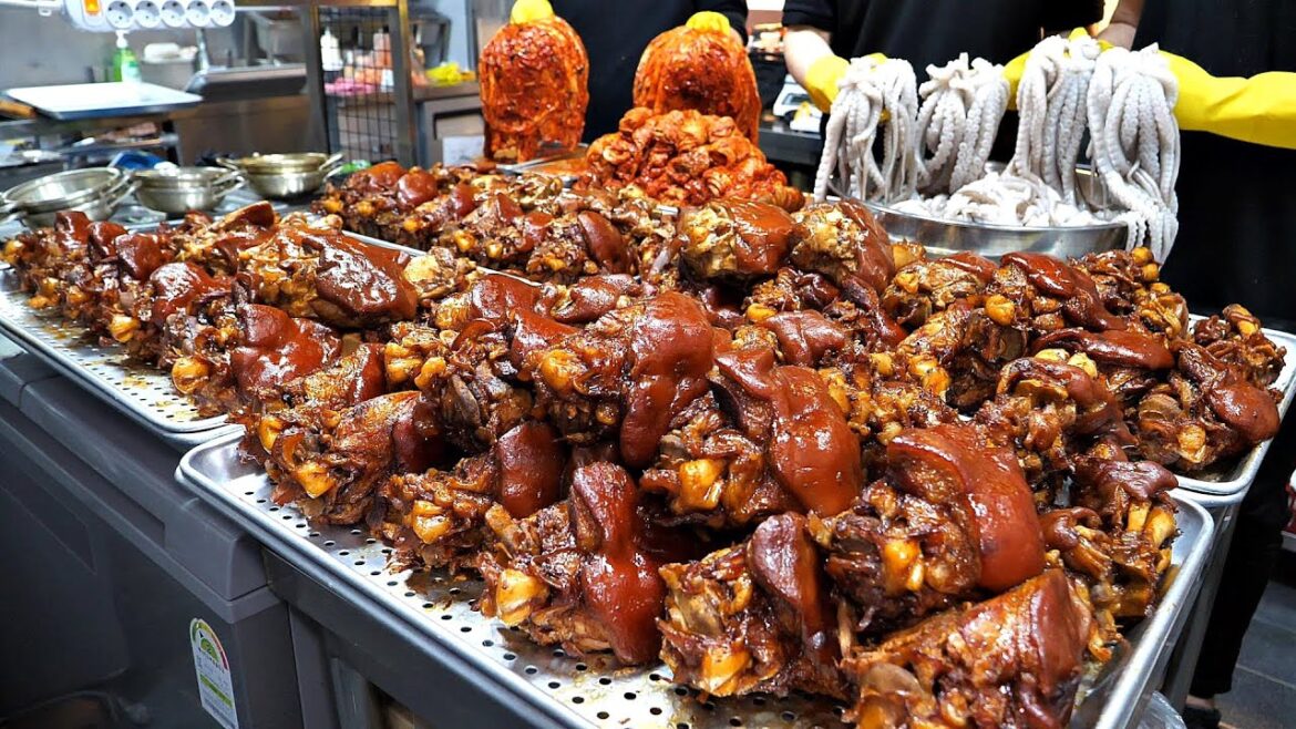 대단합니다! 오픈 2개월만에 월매출 1억! 한달 1000족씩 팔리는 미친조합 족발, 왕낙지, 보쌈 / Korean Jokbal, Octopus / korean street food 대단합니다! 오픈 2개월만에 월매출 1억! 한달 1000족씩 팔리는 미친조합 족발, 왕낙지, 보쌈 / Korean Jokbal, Octopus / korean street food