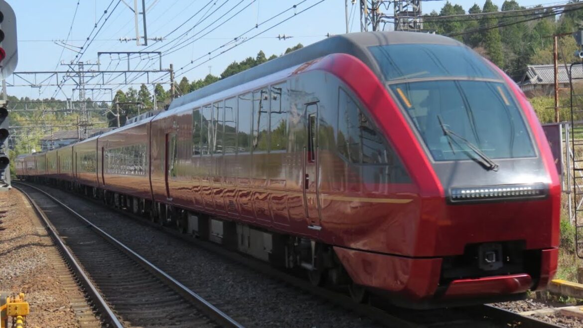 Riding The Latest and Gorgeous Limited Express “Hinotori” Riding The Latest and Gorgeous Limited Express "Hinotori"