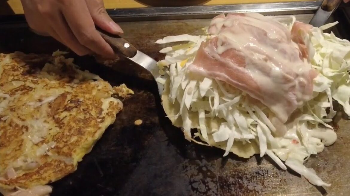 JAPAN FOOD DIY Cook it at your table! Okonomiyaki and Hiroshima Okonomiyaki 风月 Fugetsu | EAT | JAPAN