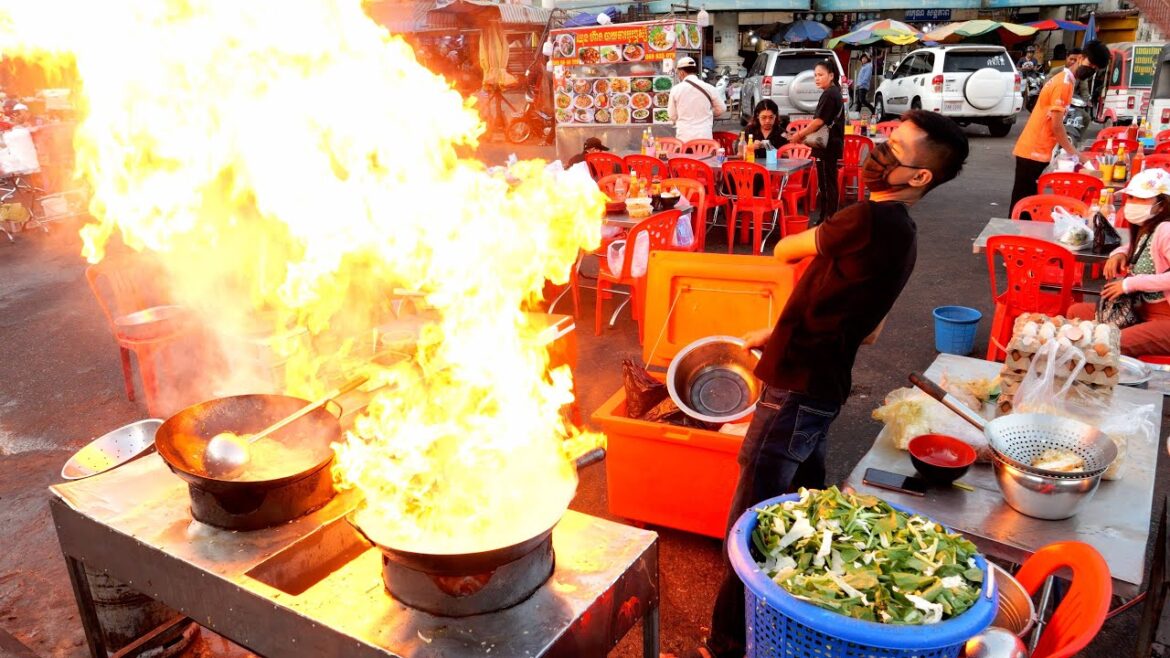 화려한 웍질! 눈을 뗄수 없는 초스피드 길거리 요리 | Amazing street wok master | Cambodian Street food
