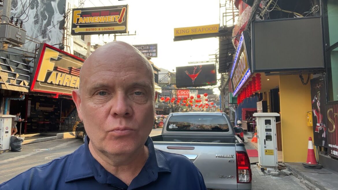 Live On The Pattaya Beach Live On The Pattaya Beach