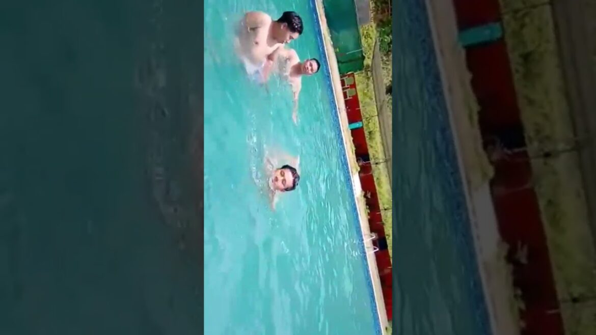 swimming me naha ke aur v namkin  #shorts  #swiming_pool
