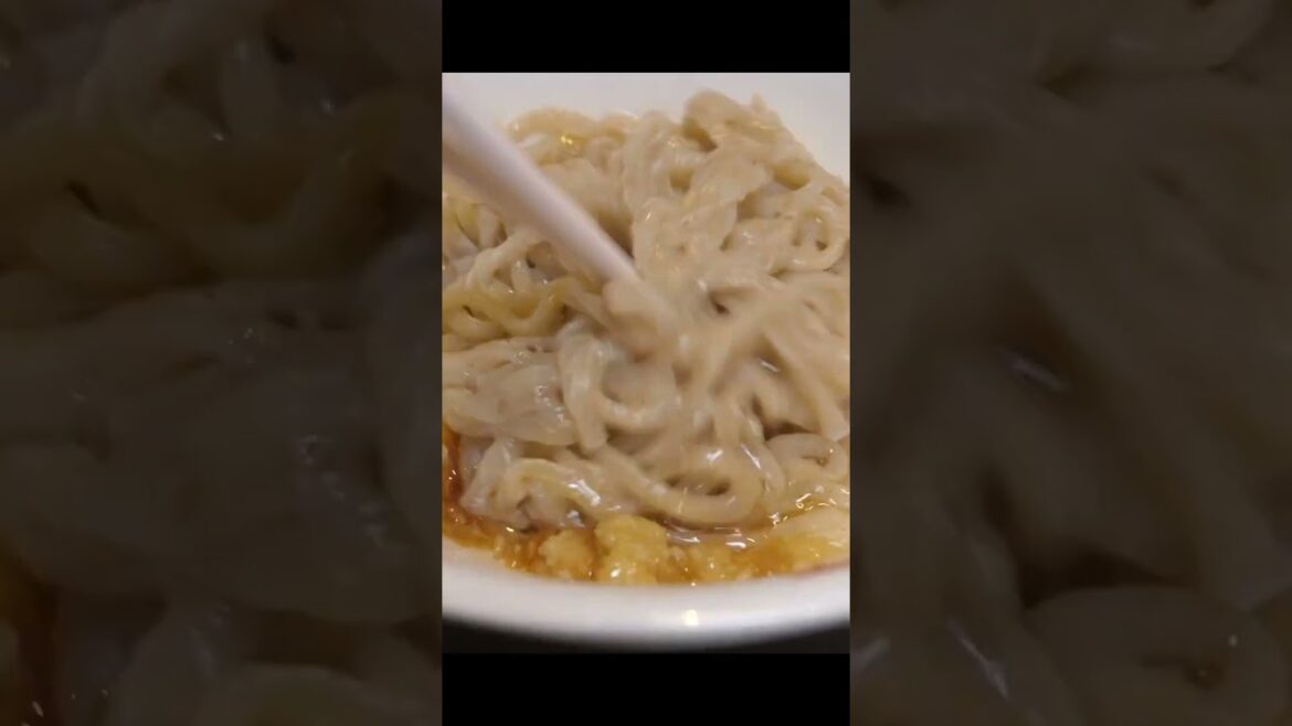 마제소바 200그릇 매일 완판? 일본 현지화 200%! 오픈 1달만에 대박난 꾸덕한 일본식 비빔면 마제소바 #shorts -Japanese style noodles Mazesoba 마제소바 200그릇 매일 완판? 일본 현지화 200%! 오픈 1달만에 대박난 꾸덕한 일본식 비빔면 마제소바 #shorts -Japanese style noodles Mazesoba