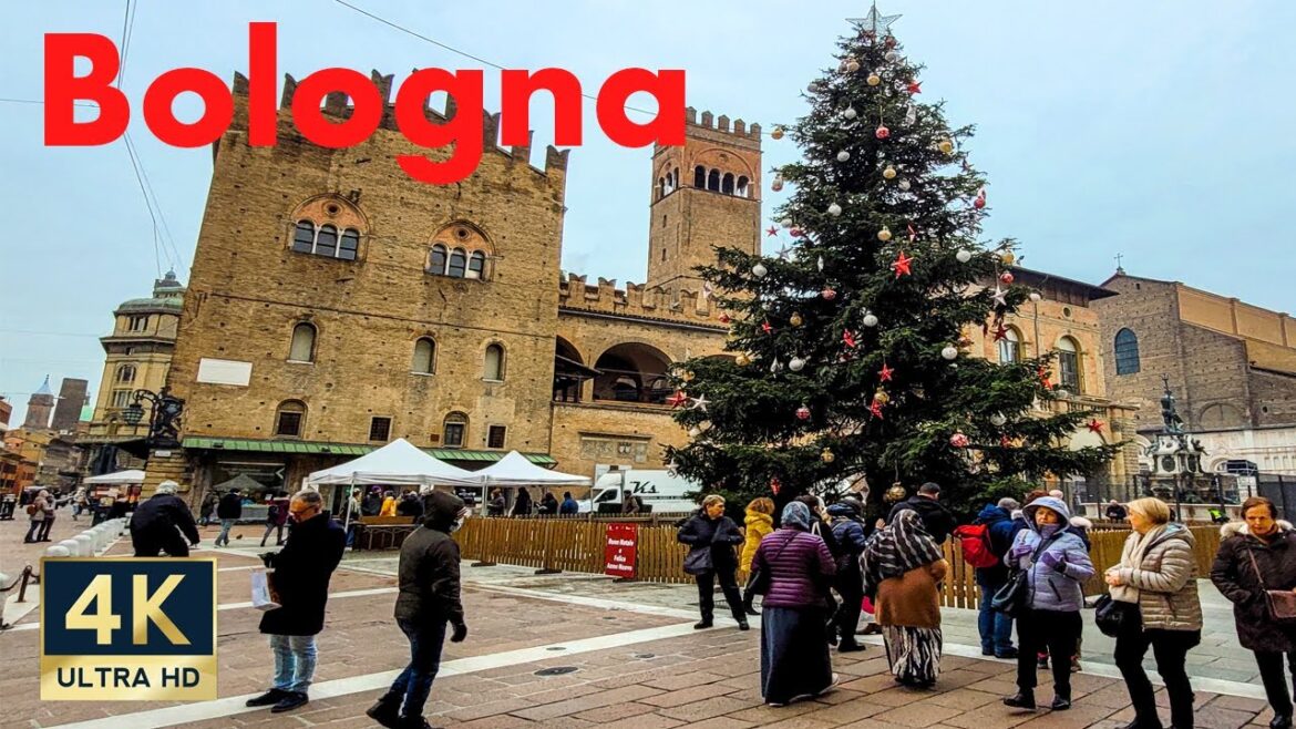 Bologna Italy 🇮🇹 4K City Center and Christmas Walking Tour