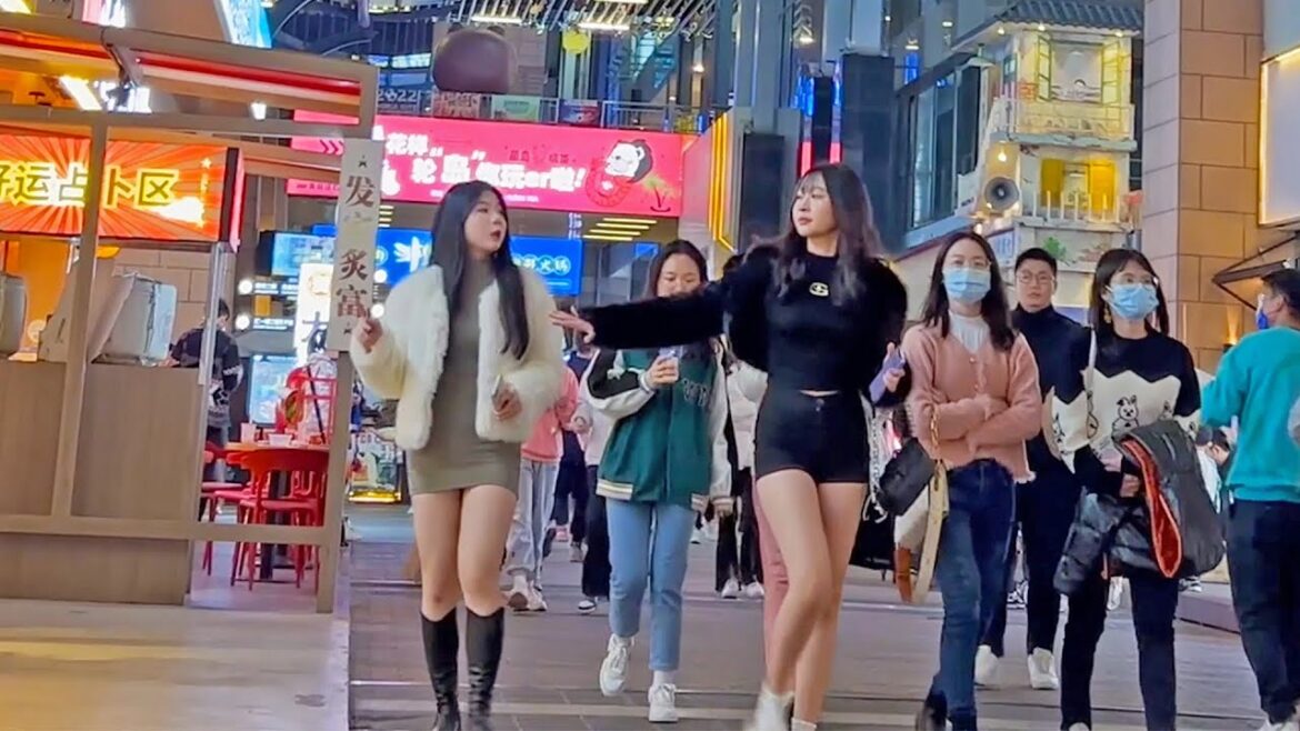 夜拍東莞4K街景，百花齊放的時代，看遍人間百態，讓人眼花繚亂，4k walk china，Street walk，Dongguan city，Nightlife