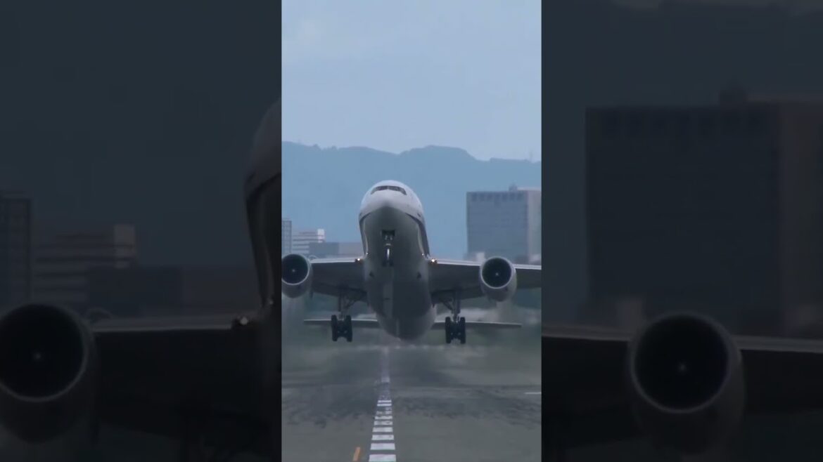 ANA 777 at Osaka🇯🇵