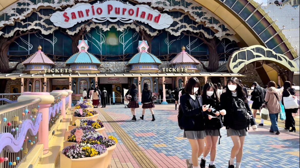 [JAPAN/TOKYO]Tama-center walking scenery[Sanrio Puroland]